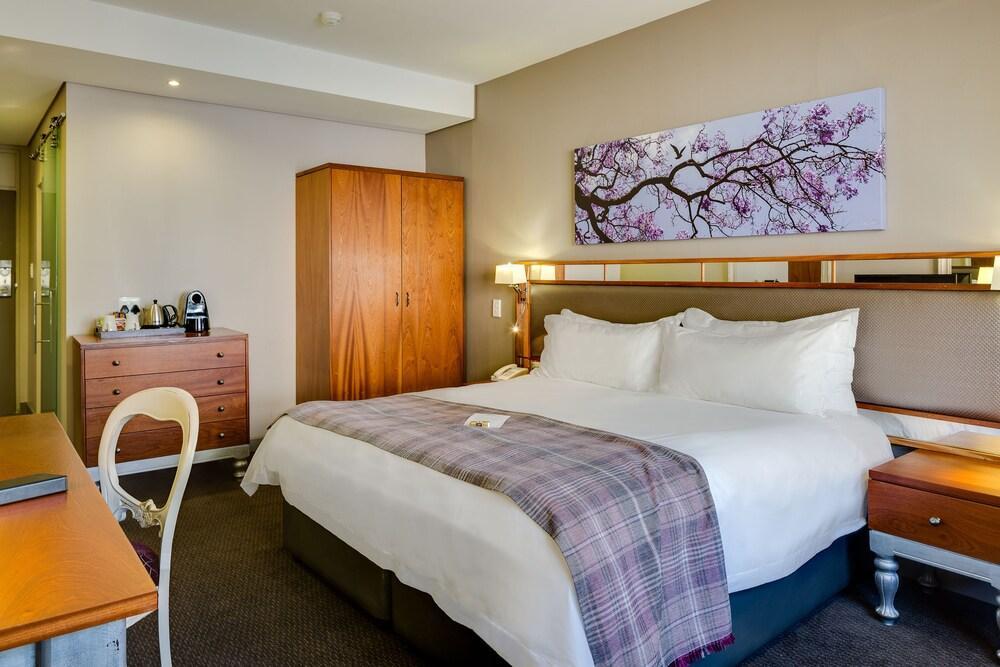 Anew Hotel Hatfield Pretoria Exterior photo