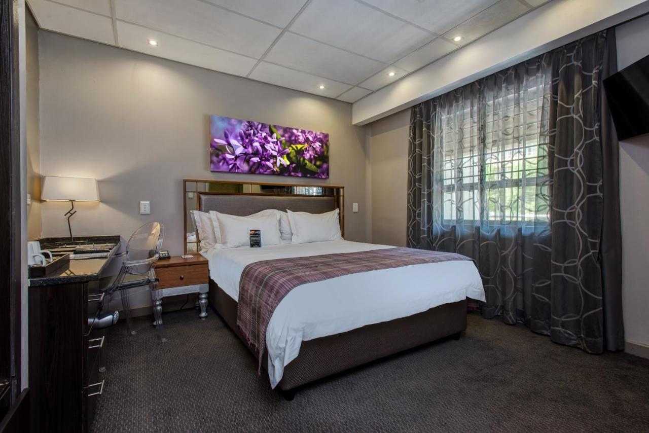 Anew Hotel Hatfield Pretoria Exterior photo